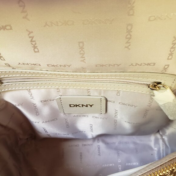 BNWT DKNY Bryant Signature Top Zip Backpack in camel brown / steel blue colorway - Picture 3 of 9